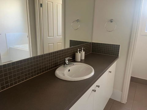 Park View Cottage - Foster Accommodation 1