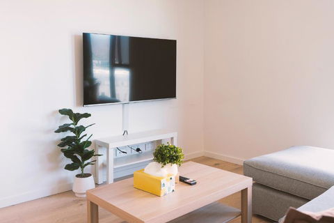 Patio Mt View 1BR Apt In CBD Near ANU And Museum With Free Parking And WiFi - Foster Accommodation 1