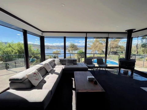 Peaceful House With Great Ocean & Mountain View - Foster Accommodation 0