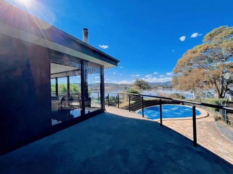 Peaceful House With Great Ocean & Mountain View - Foster Accommodation 1
