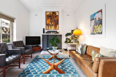 Parkside Hideaway - Beautiful Art Deco Near Zoo - Foster Accommodation 0