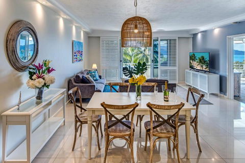 Poinciana Lodge - 2 Bedroom - On Hamilton Island By HIHA - Foster Accommodation 1