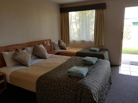 Peppercorn Motel - Foster Accommodation 1