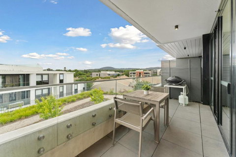 Perfect Location 1-Bed With Balcony, BBQ & Parking - Foster Accommodation 3