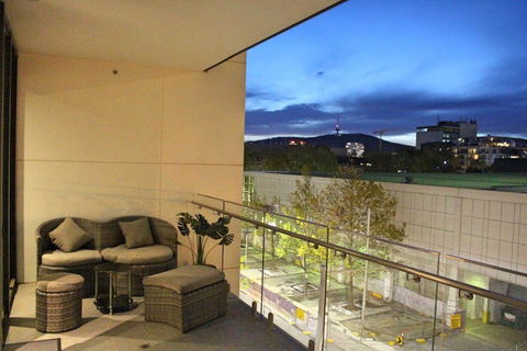 Perfectly Located Modern Apartment - Canberra CBD - Foster Accommodation 0