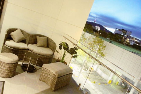 Perfectly Located Modern Apartment - Canberra CBD - Foster Accommodation 3