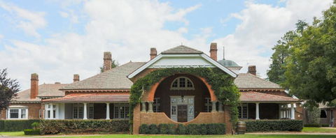 Petersons Armidale Winery And Guesthouse - Foster Accommodation 0