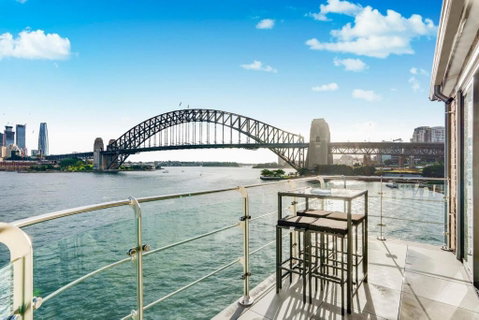 Phenomenal Harbour Bridge And Opera House Views! - Foster Accommodation 0