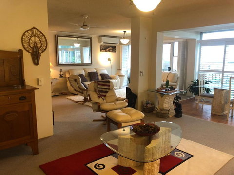 Phoenixonking - Foster Accommodation 2