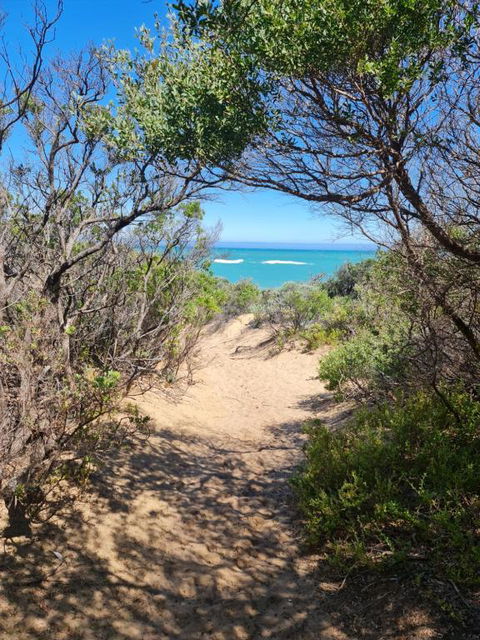 PIECE OF PARADISE, Huge 4 Bedroom Haven - Foster Accommodation 0