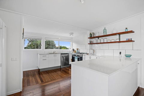 Pipe Dream - River Frontage With Amazing Views - Foster Accommodation 2
