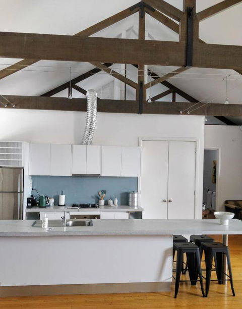 Pips On Mitchell - Beautiful Historic Apartment - Foster Accommodation 3
