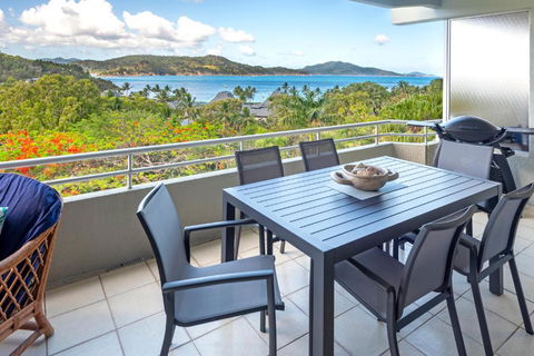 Poinciana 109 & Buggy Hamilton Island - Foster Accommodation 3