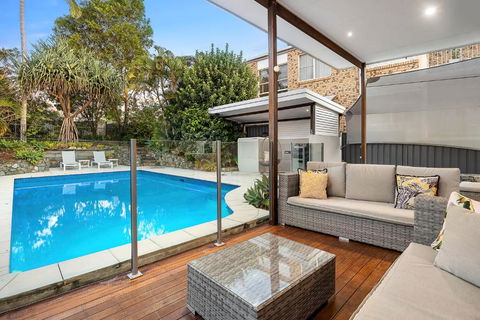 Pool Side Luxury Pet Friendly - Walk To The Beach - Foster Accommodation 0