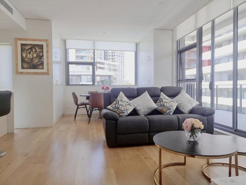 Pool View Of Marquarie Park Paradise - Foster Accommodation 1