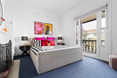 Port Paradiso - Foster Accommodation 3