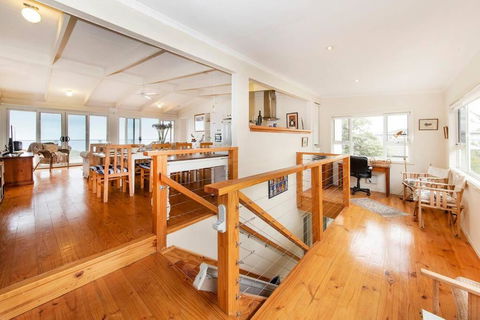 PORT WILLUNGA DREAMING A Beach Front Experience - Foster Accommodation 2