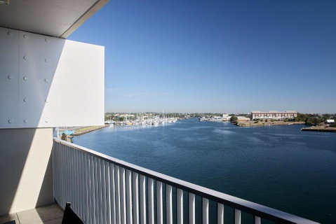 Portside On Honeysuckle - Foster Accommodation 1