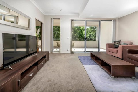 Quiet Apartment In Braddon ACT - Foster Accommodation 3