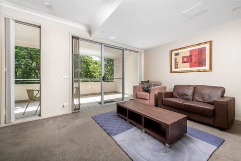 Quiet Apartment In Braddon ACT - Foster Accommodation 2