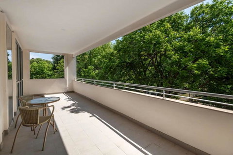 Quiet Apartment In Braddon ACT - Foster Accommodation 0