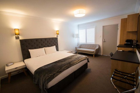 Quays Hotel - Foster Accommodation 2