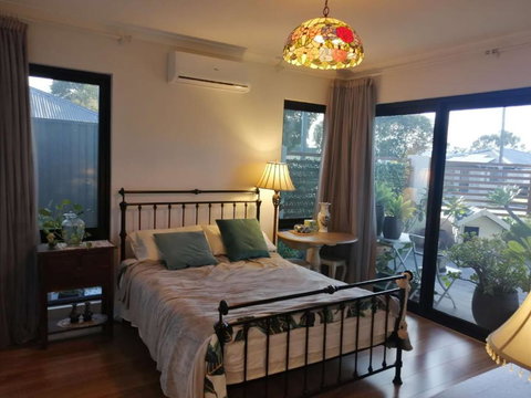 Private & Cosy! Master Bedroom In Perth With Garden View - Foster Accommodation 0