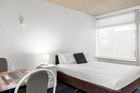 Red Carpet Motel - Foster Accommodation 0