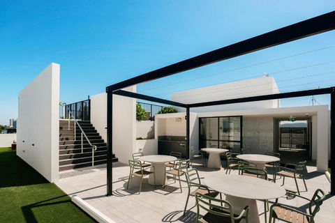 Rambla At Perry House - Foster Accommodation 1