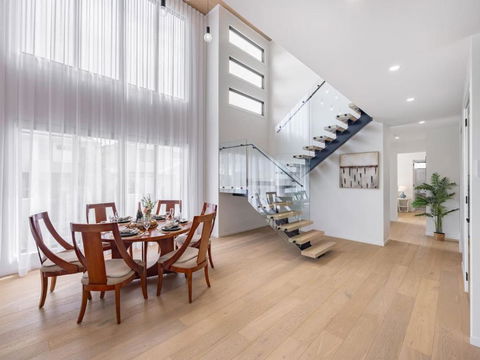 Prestige And Elegance 5BR House W Pool Rochedale - Foster Accommodation 1