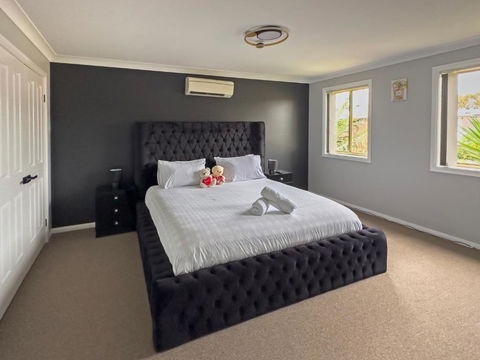 Prestons Dream Holiday 4 Bedroom - Foster Accommodation 0