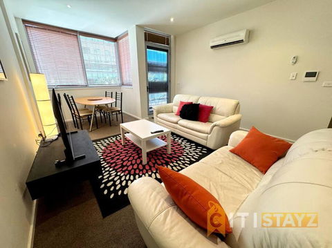 Pretty Penthouse - Close To ANU - Foster Accommodation 1