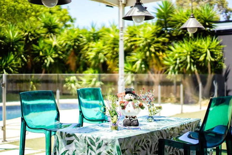 Prime Glen Huntly Beauty - 4BR Family Home W Pool - Foster Accommodation 2