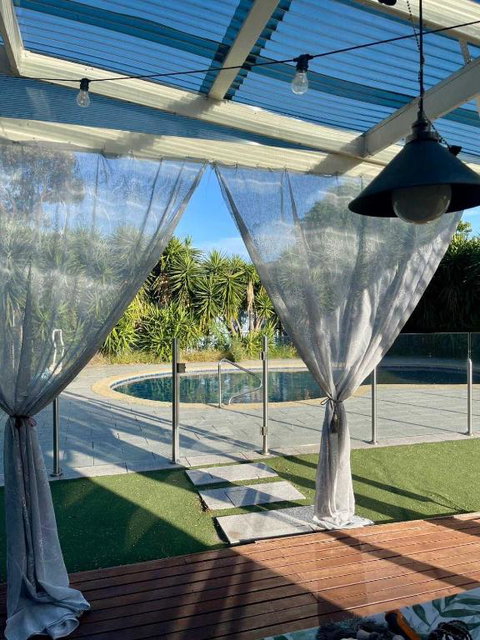 Prime Glen Huntly Beauty - 4BR Family Home W Pool - Foster Accommodation 1