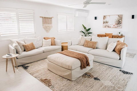 Prime Location With Pool - Walk To Coolum Beach - Foster Accommodation 1