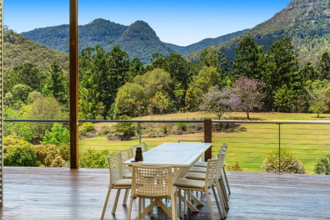 Private Luxury In The Mountains With Running Creek - Foster Accommodation 3