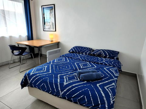 PROMO! Near Train Station, FREE WIFI! - Foster Accommodation 0