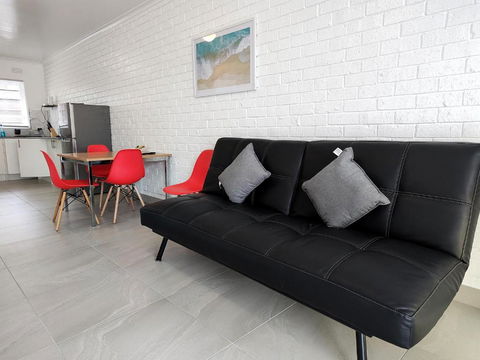 PROMO! Near Train Station, FREE WIFI! - Foster Accommodation 2