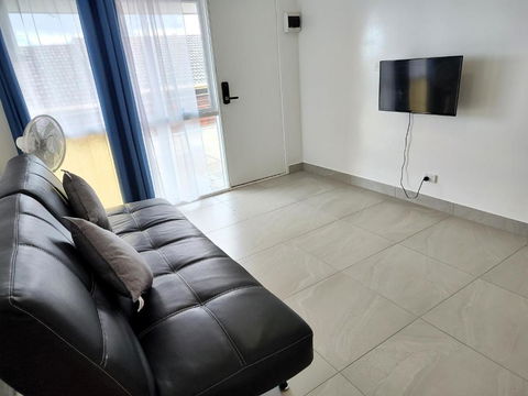 PROMO! Near Train Station, FREE WIFI! - Foster Accommodation 3