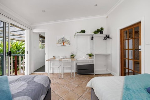Quadruple Ensuite Room - Nearby Stations & Shops - Foster Accommodation 2