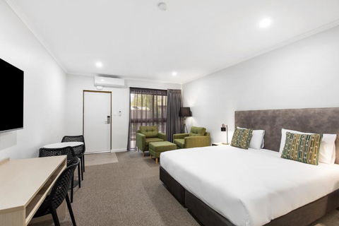Presidential Motel - Foster Accommodation 1