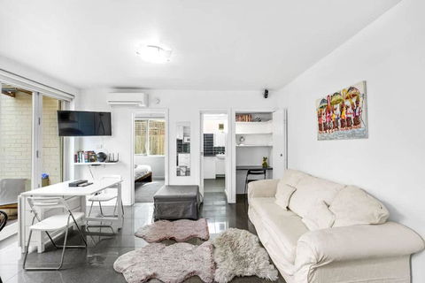Quiet And Peaceful Beachside 1BR Retreat W Parking - Foster Accommodation 0