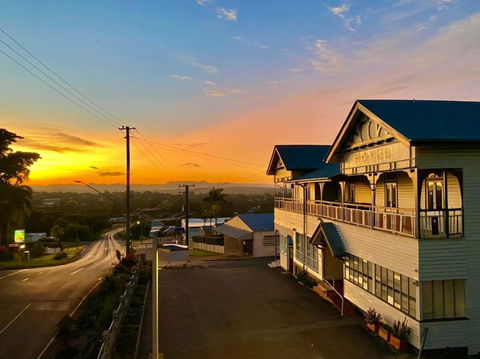 Railway Hotel - Foster Accommodation 0