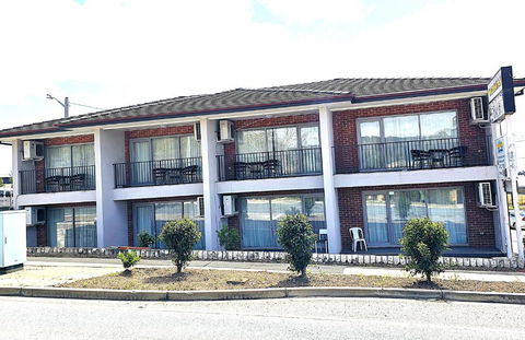 Rainbow Motel Queanbeyan - Foster Accommodation 2