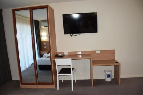 Rainbow Motel Queanbeyan - Foster Accommodation 3