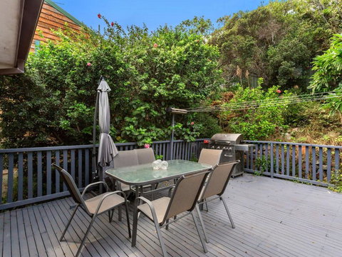 Randall Family Retreat 22B Randall Drive - Foster Accommodation 3