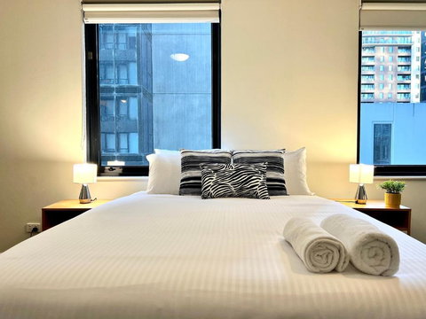 ReadySet Apartments On Kavanagh - Foster Accommodation 2