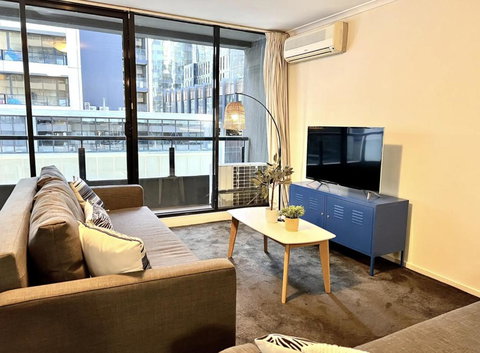 ReadySet Apartments On Kavanagh - Foster Accommodation 1