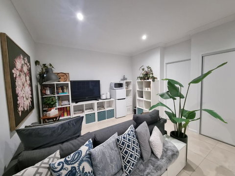 RealEst8 - Foster Accommodation 3