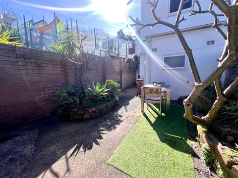Rear Garden Suite - Foster Accommodation 2